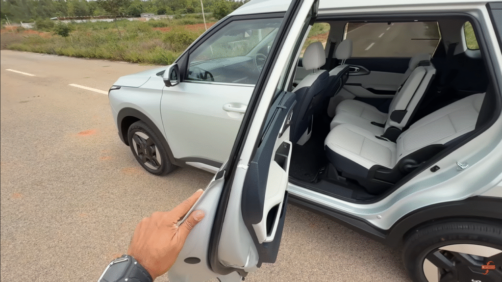 Kia Carens Clavis