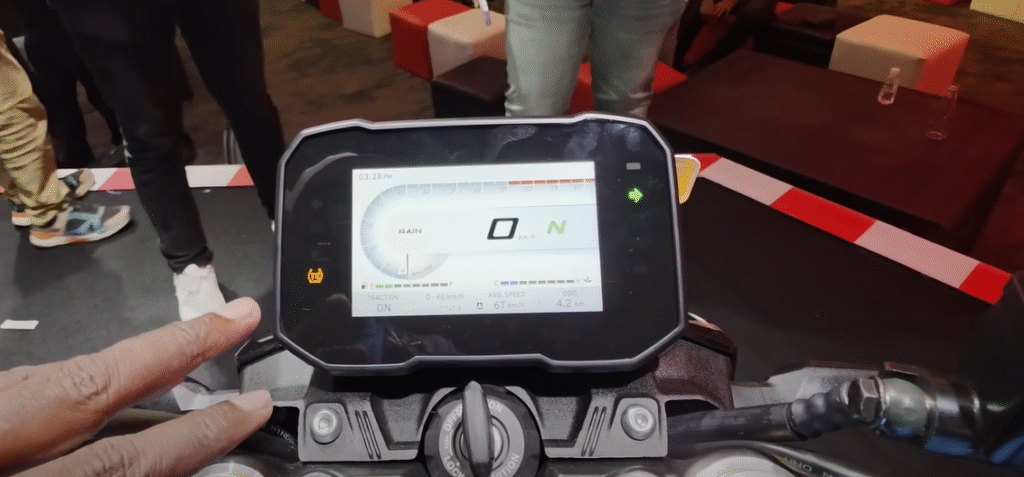2025 TVS Apache RTR 160
