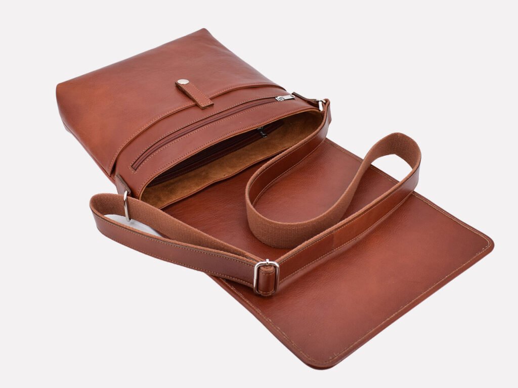 Lizandez Italian Leather Messenger