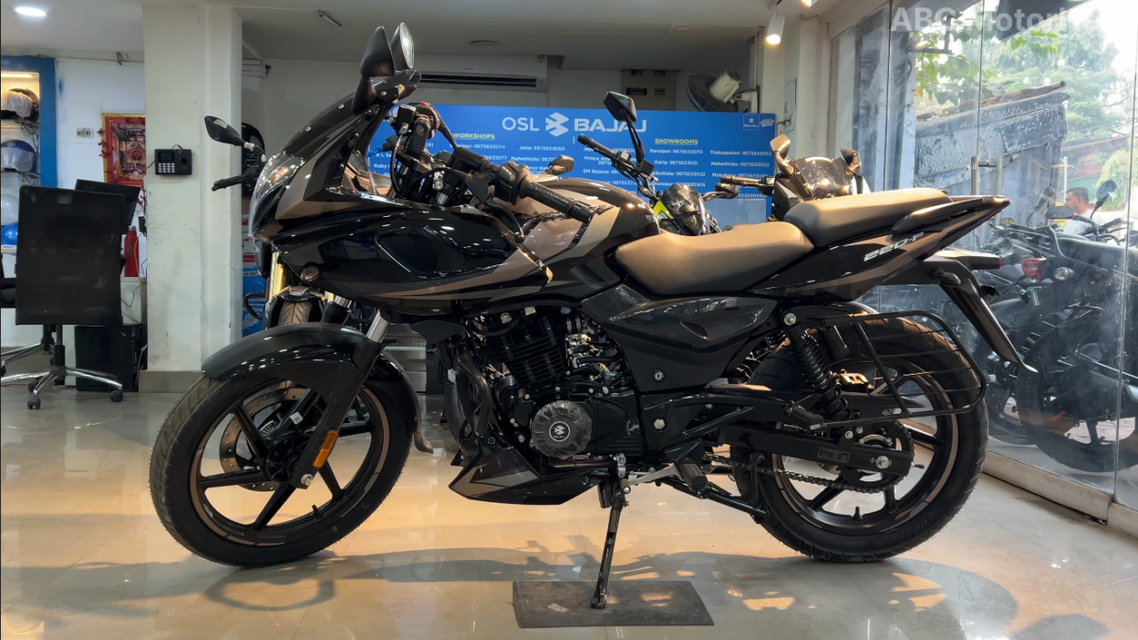2026 New Bajaj Pulsar 220F