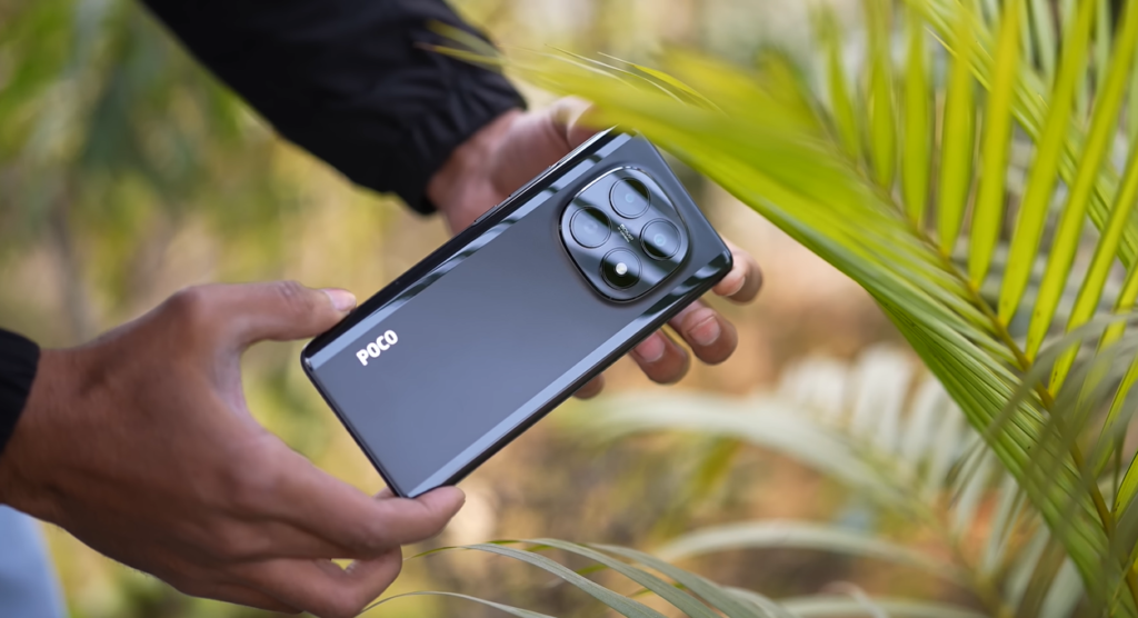 POCO M8