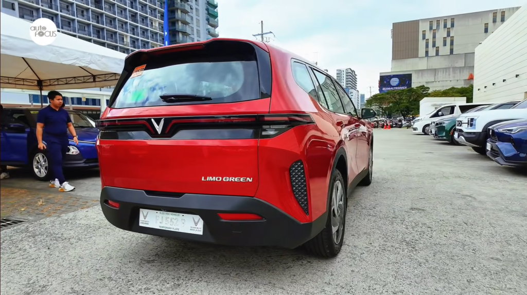 VinFast Limo Green
