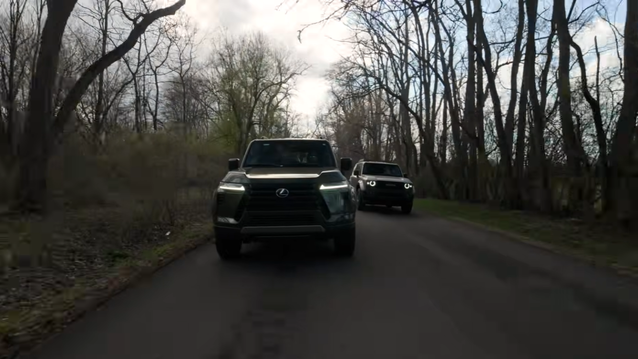 Toyota Land Cruiser vs Lexus GX
